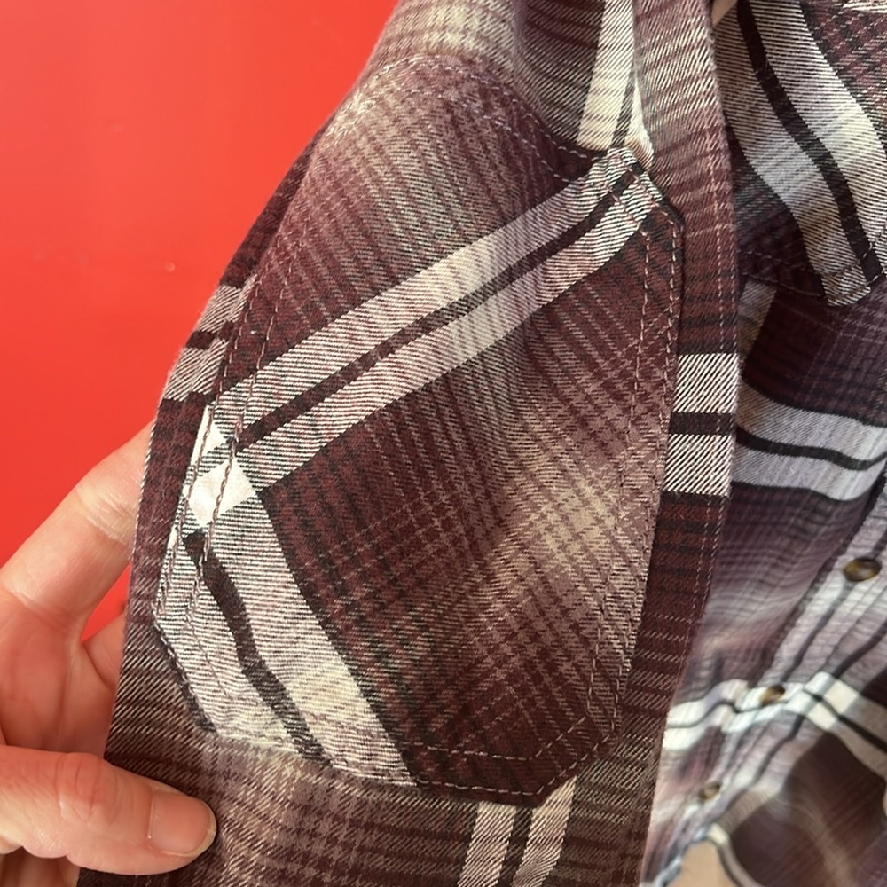 New Carhartt button down hooded shirt - Picture 7 of 16